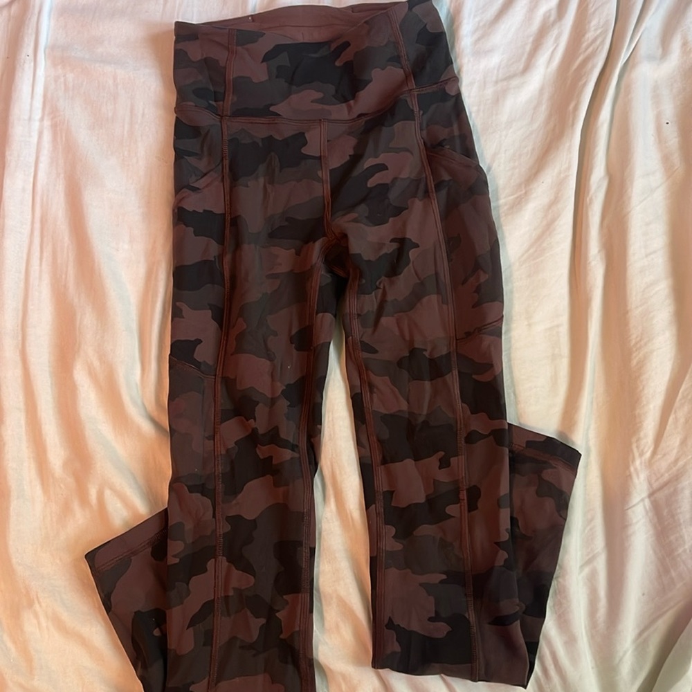 Lululemon Camo Brown Earth Multi 25”
